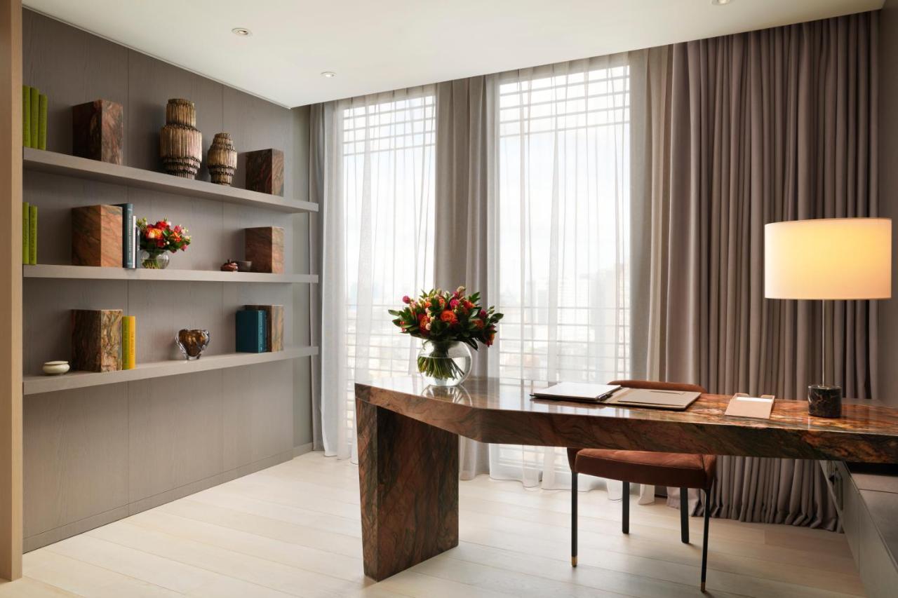 Pan Pacific London Ξενοδοχείο Εξωτερικό φωτογραφία A study in a private house